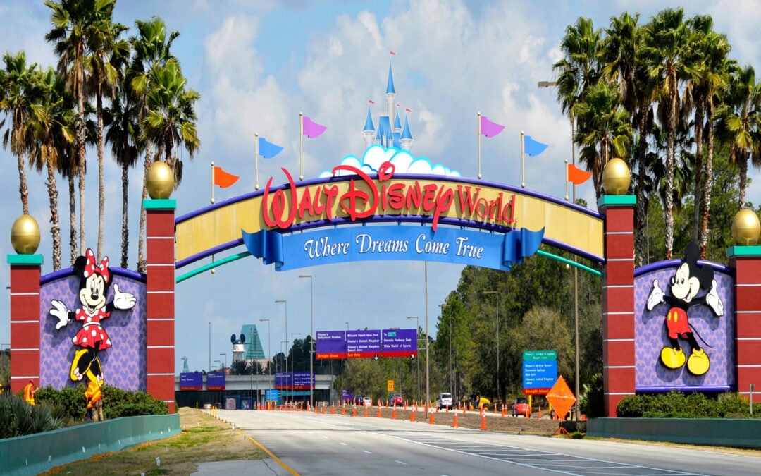 Disney Magic Kingdom Employees Have The Perfect Reaction To Oil Spill Disaster At The Haunted Mansion 