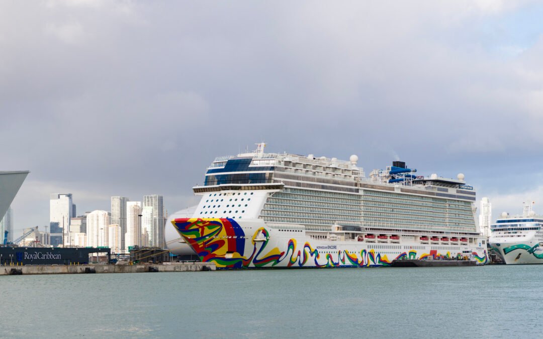 Norwegian Jewel Declares “Code Oscar Starboard“ As Passenger Goes Overboard