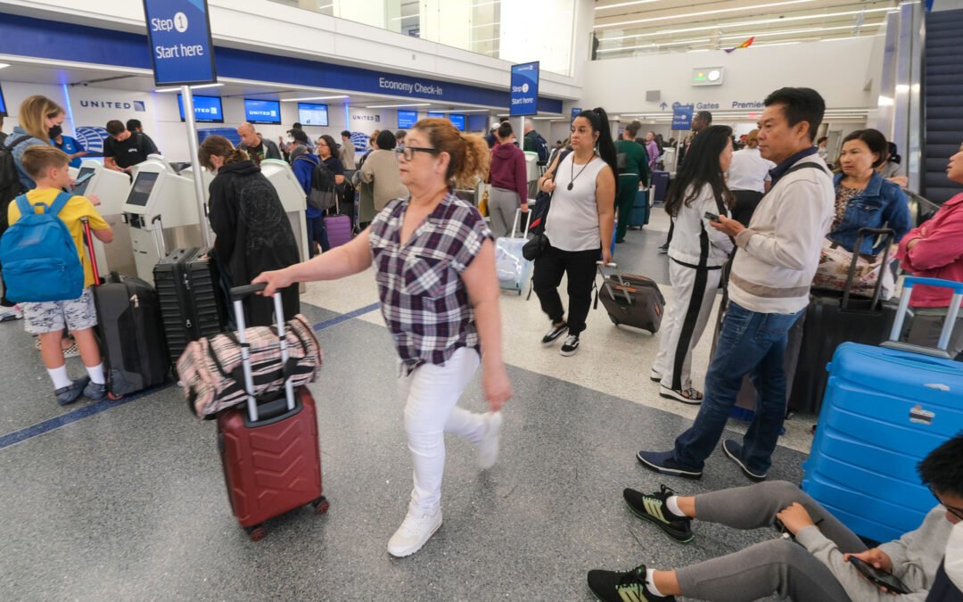 U.S. Transportation Department Issues Warning Over “Disrespectful” Clothing In Airports Ahead Of Thanksgiving Travel